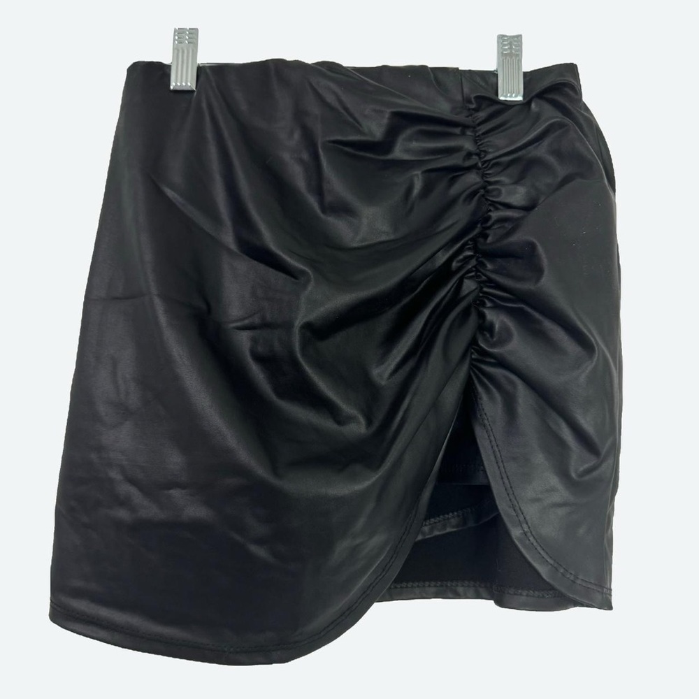 Windsor black faux leather skirt/skort